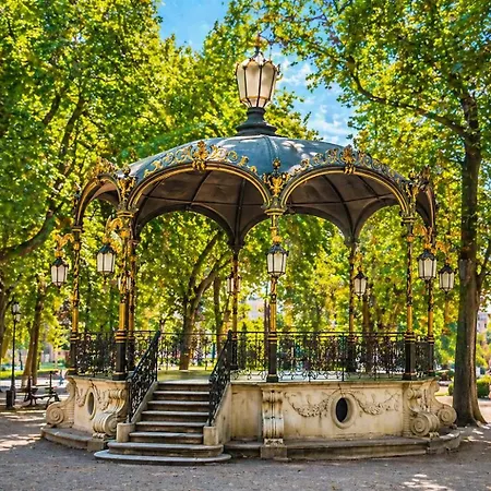 Serenia 6 People Parking Thermal Daire Nancy
